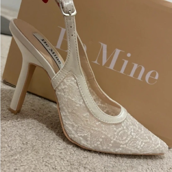 Be Mine Women's Chic Ivory Lace Heels - Picture 3 of 5